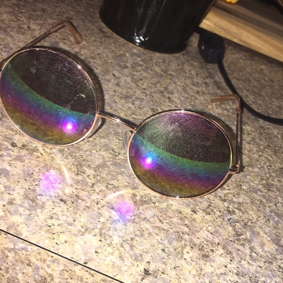 Sunglasses - Picture 3 of 3